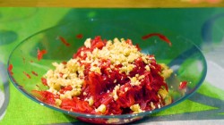 название картинки Свекольный салат с черносливом и грецким орехом