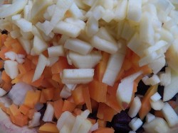 Салат из свеклы с гранатом и чесноком