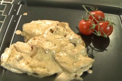 Свиная печень тушеная со сметаной