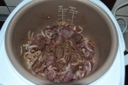 Свиная печень в сметане в мультиварке