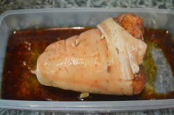 название картинки Свиная рулька в рукаве запеченная в духовке