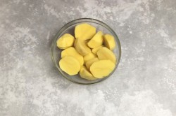 Рулька свиная запеченная с картошкой в духовке