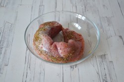 название картинки Свинина с картошкой в духовке