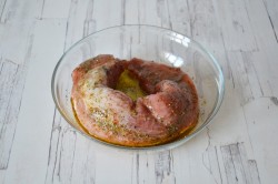 название картинки Свинина с картошкой в духовке