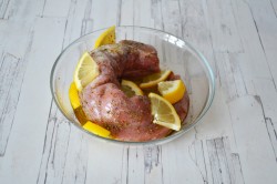 название картинки Свинина с картошкой в духовке