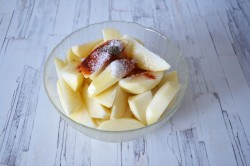 название картинки Свинина с картошкой в духовке