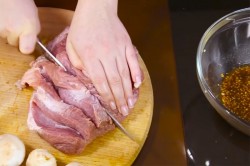 название картинки Свинина гармошка запеченная в духовке
