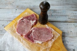 название картинки Свинина грибы помидоры сыр в духовке