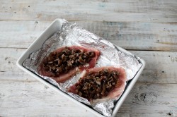 название картинки Свинина грибы помидоры сыр в духовке