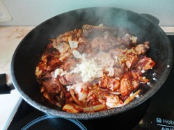 название картинки Свинина жаренная с кимчи