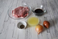 Свинина на косточке в духовке - шаг 1 Свинина на косточке в духовке - шаг 1