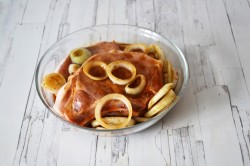 Свинина на косточке в духовке - шаг 5 Свинина на косточке в духовке - шаг 5