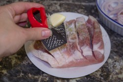 Свинина на пиве в духовке - шаг 7