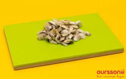 Свинина обжаренная в шампиньонах со сливками