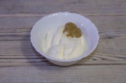 название картинки Свинина с грибами и сыром в духовке