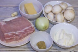 название картинки Свинина с грибами и сыром в духовке