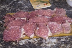 Свинина с ананасами и сыром - шаг 3