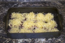 Свинина с ананасами и сыром - шаг 7