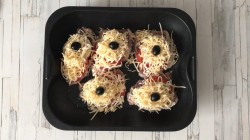 название картинки Свинина запеченная с ананасом в духовке