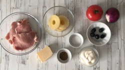 название картинки Свинина запеченная с ананасом в духовке