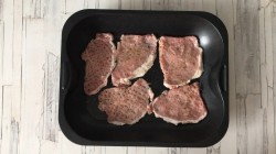 название картинки Свинина запеченная с ананасом в духовке