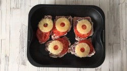 название картинки Свинина запеченная с ананасом в духовке