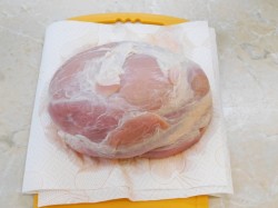 Свинина с черносливом в духовке - шаг 1