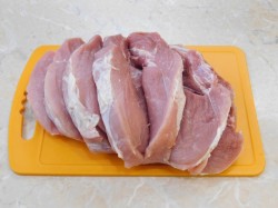 Свинина с черносливом в духовке - шаг 2