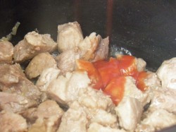 название картинки Свинина с грибами в мультиварке