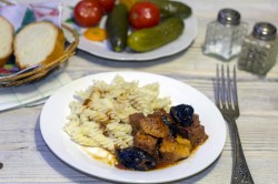 Свинина тушеная с черносливом - шаг 14 Свинина тушеная с черносливом - шаг 14