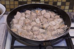 Свинина тушеная с черносливом - шаг 4 Свинина тушеная с черносливом - шаг 4