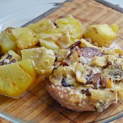 Свиная вырезка запеченная с картофелем и грибами