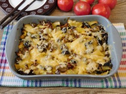 название картинки Свинина в духовке с картошкой и грибами