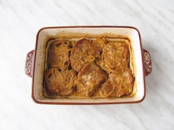 название картинки Свинина в красном вине в духовке