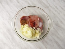 название картинки Свинина в красном вине в духовке