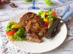 название картинки Свинина в красном вине в духовке