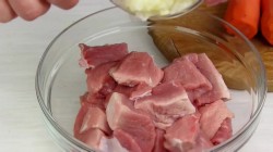 Свинина в морковной шубе в духовке - шаг 1