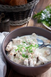 Свинина в сметане тушеная