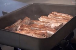 Свинина в соевом соусе запеченная с имбирем