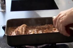 Свинина в соевом соусе запеченная с имбирем