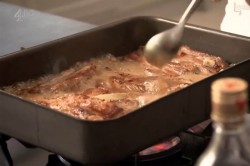 Свинина в соевом соусе запеченная с имбирем