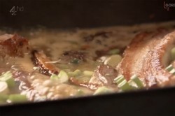 Свинина в соевом соусе запеченная с имбирем