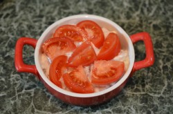 название картинки Свинина в духовке с помидорами и сыром запеченная