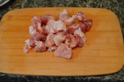 название картинки Свинина в духовке с помидорами и сыром запеченная