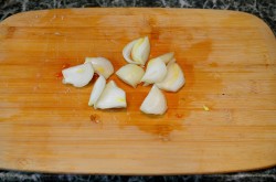 название картинки Свинина в духовке с помидорами и сыром запеченная