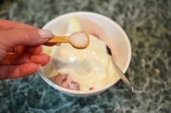 название картинки Свинина в духовке с помидорами и сыром запеченная