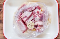 название картинки Свиные ребрышки с картошкой в духовке