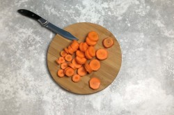 Свиные ребрышки с картошкой в казане - шаг 4