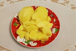 название картинки Свиные ребрышки с картошкой тушеные