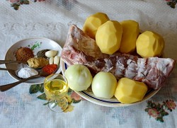 Картошка в горчично чесночном соусе со свиными ребрышками